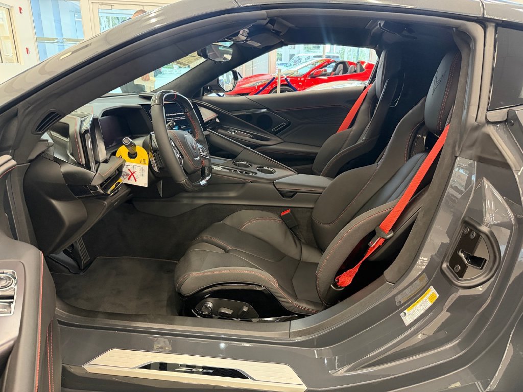 New 2027 Chevrolet Corvette Z06 w/ Stealth Interior Trim Package RWD image 9