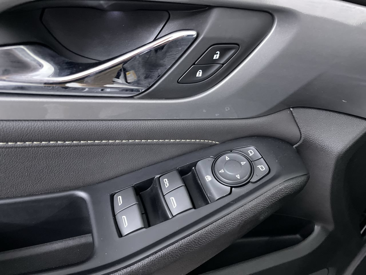 Used 2023 Chevrolet Traverse LT AWD/4WD image 11