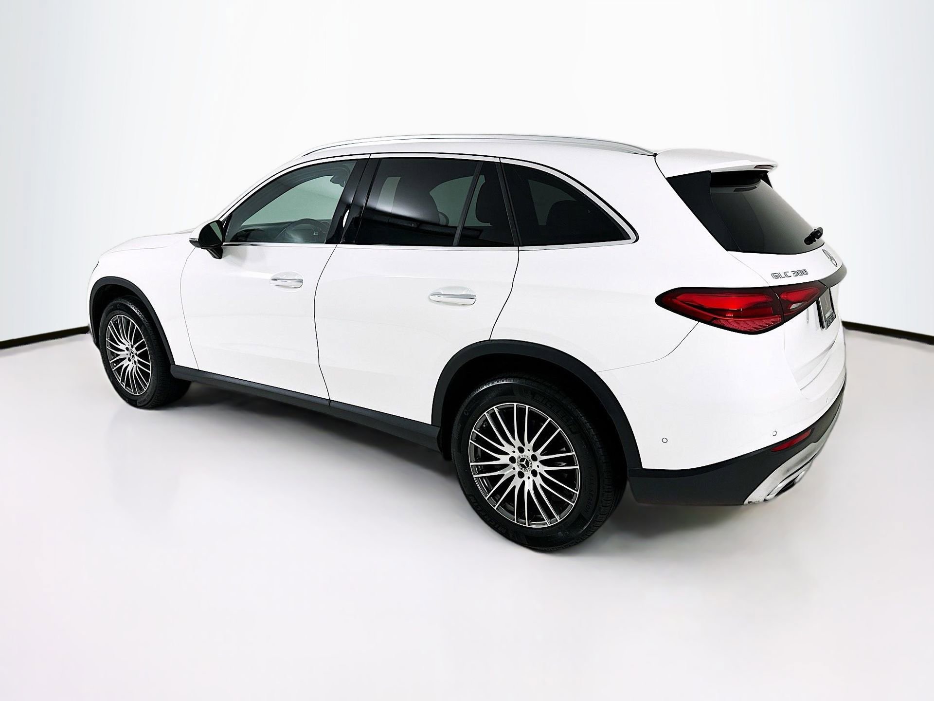 Certified 2025 Mercedes-Benz GLC 300 image 6