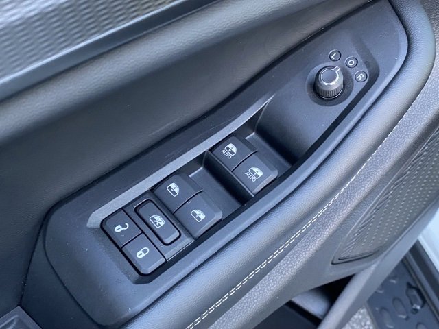 Used 2023 Jeep Grand Cherokee L Altitude image 12