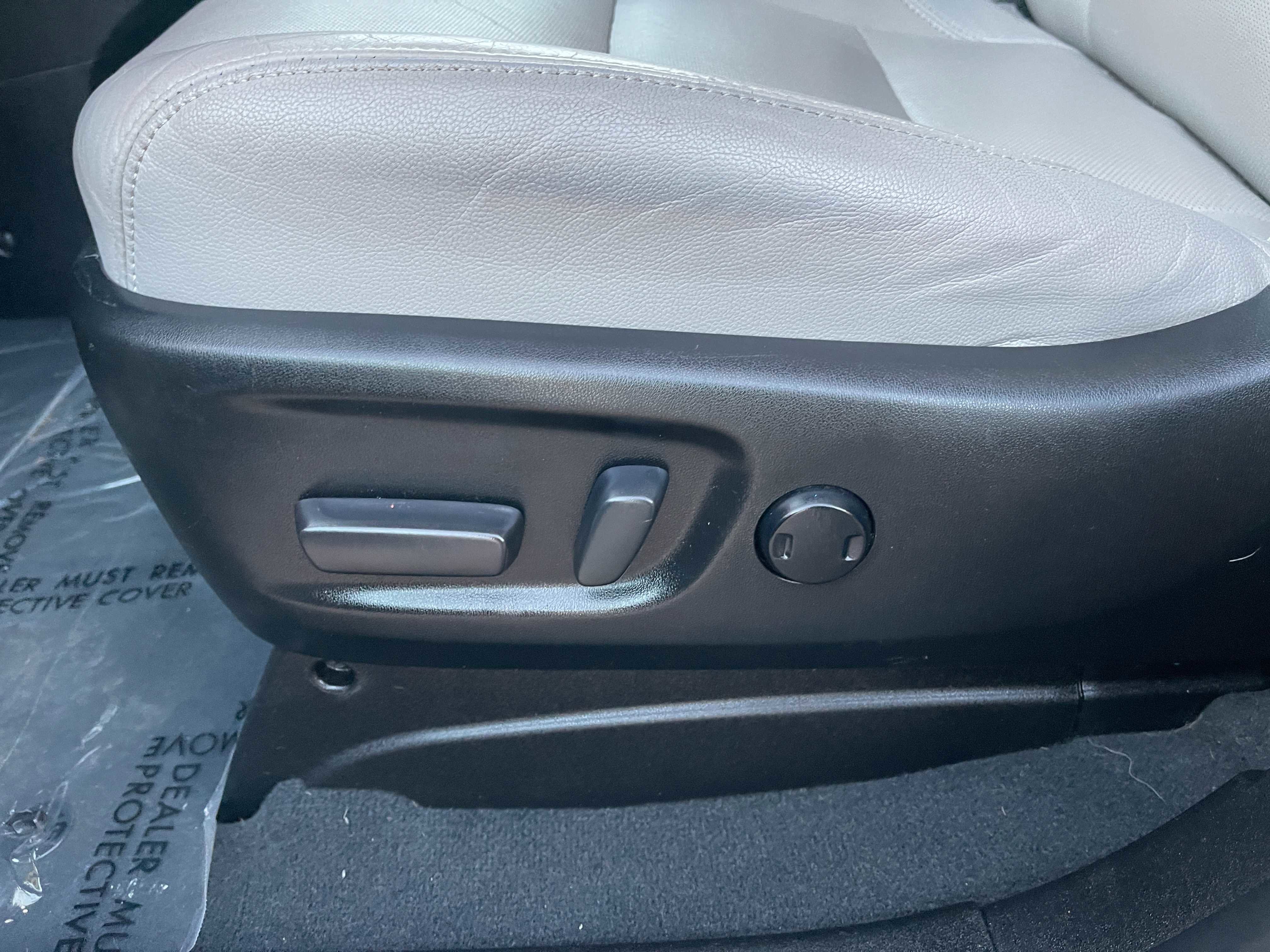 Used 2019 Toyota Sienna Limited Premium w/ Protection Package image 28