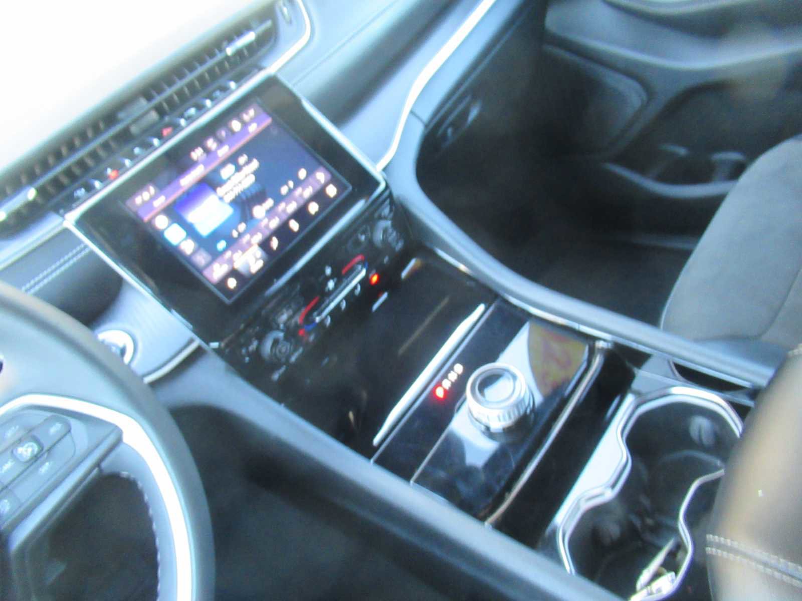 Used 2023 Jeep Grand Cherokee L Laredo image 25