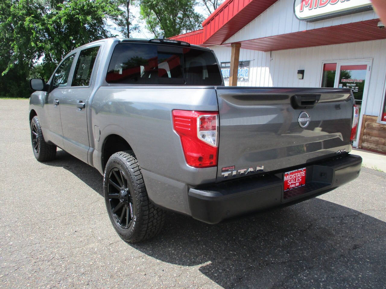 Used 2023 Nissan Titan S AWD/4WD image 6