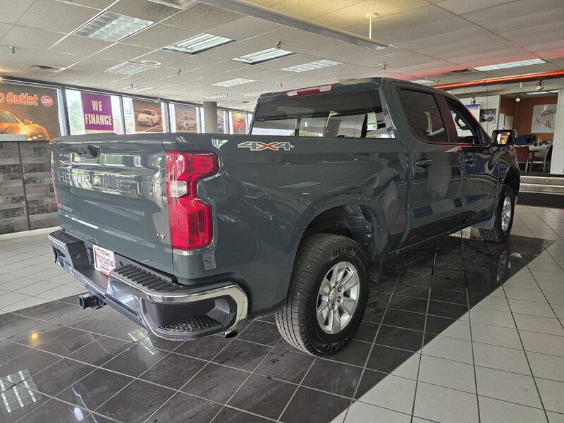 Used 2025 Chevrolet Silverado 1500 LT AWD/4WD image 4