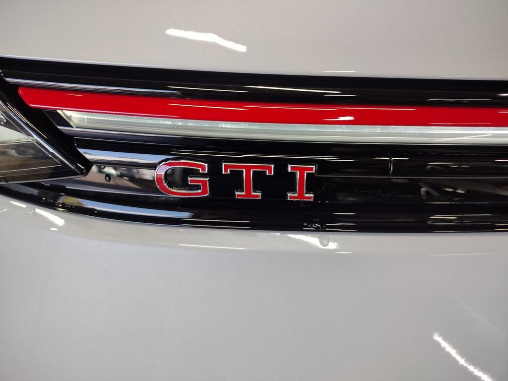 New 2025 Volkswagen GTI SE image 5