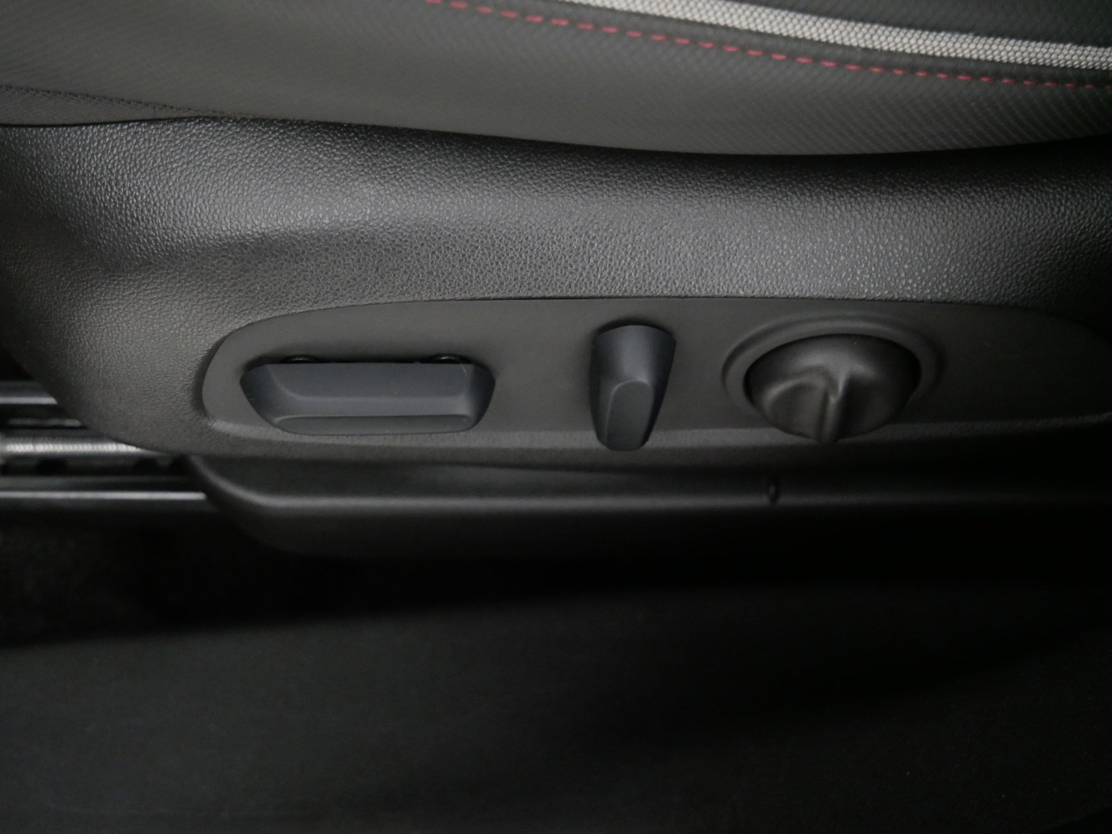 Certified 2023 Chevrolet TrailBlazer RS w/ Sun and Liftgate Package image 20