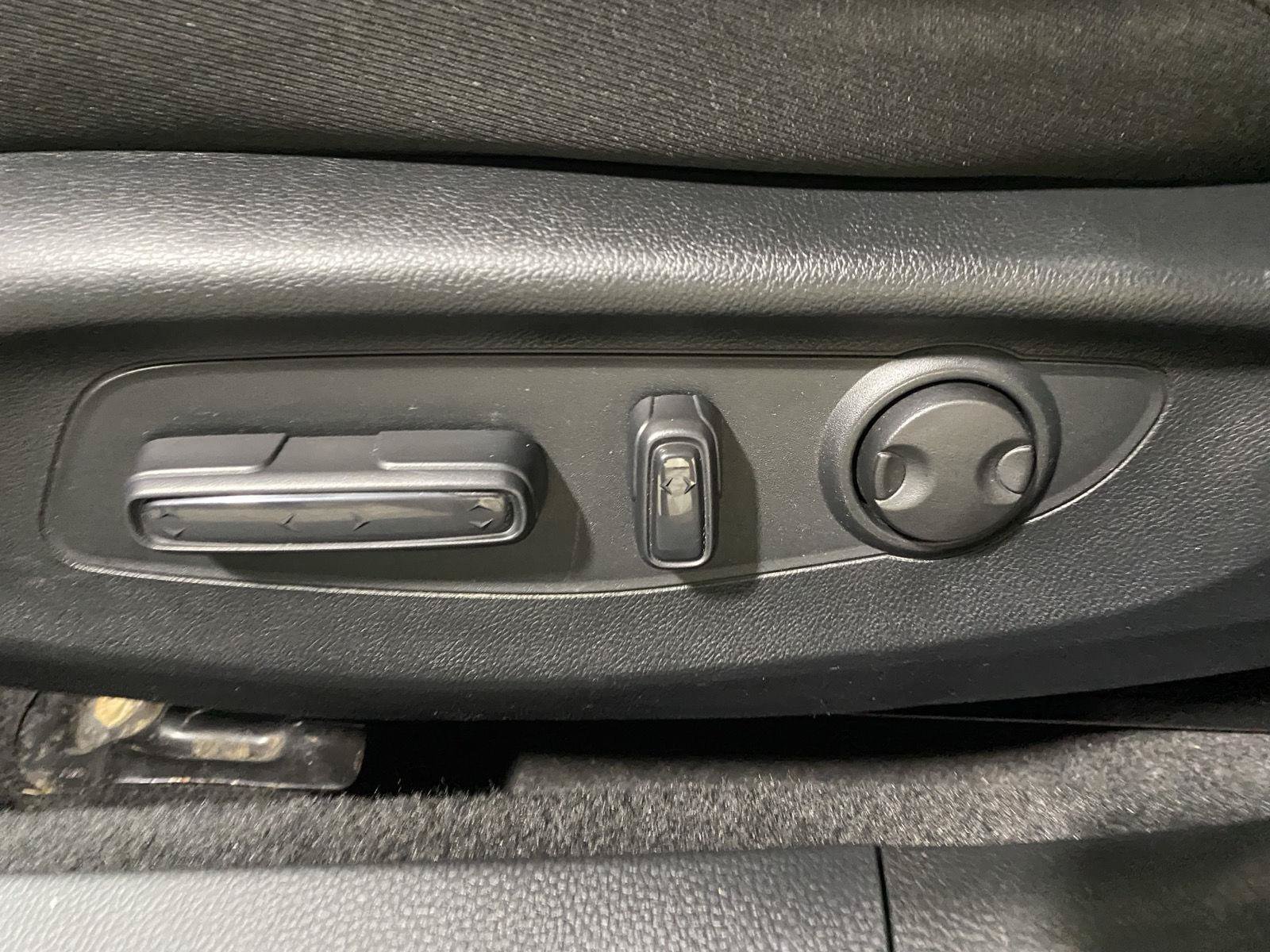 Certified 2023 Honda Accord EX image 18