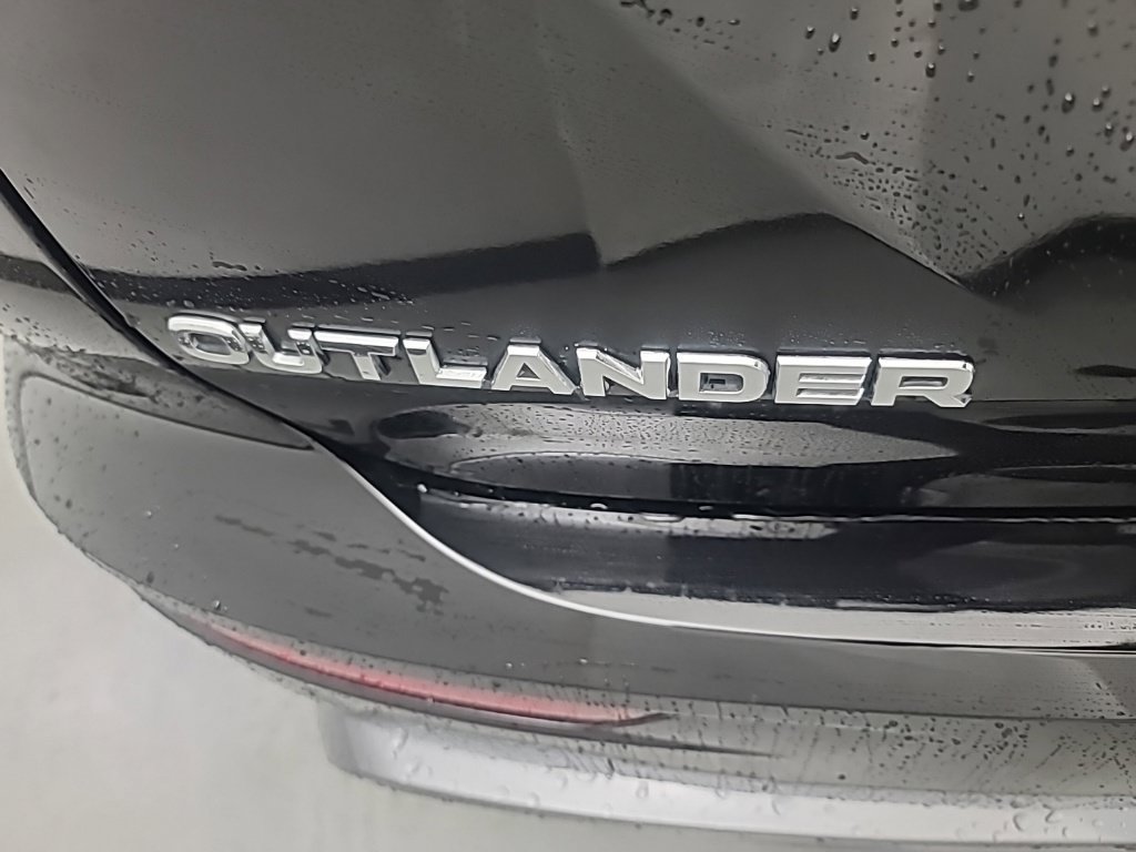 Used 2025 Mitsubishi Outlander SE AWD/4WD image 10