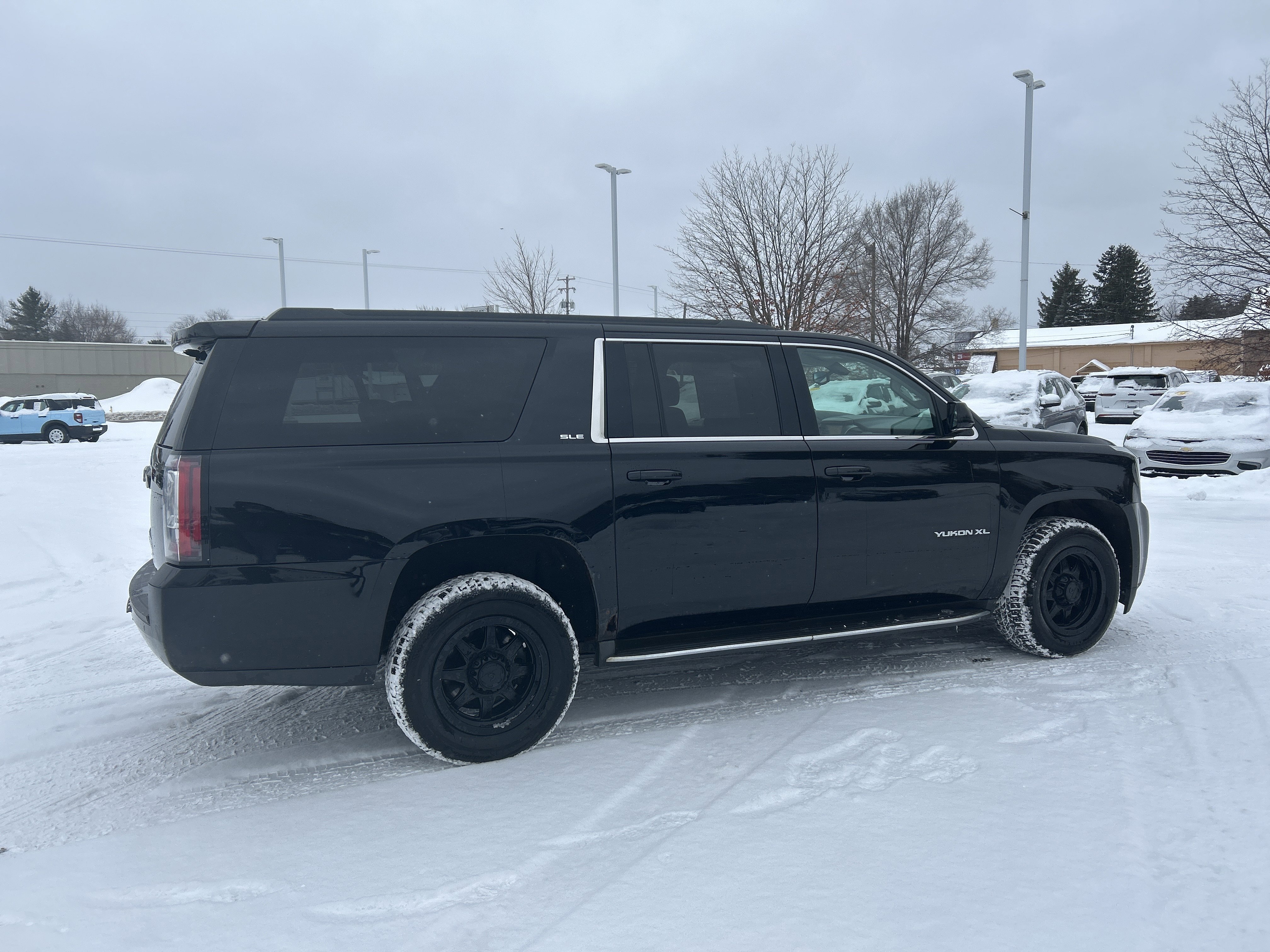 Used 2015 GMC Yukon XL SLE image 4