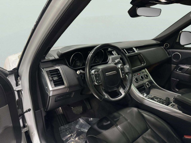 Used 2017 Land Rover Range Rover Sport HSE image 18