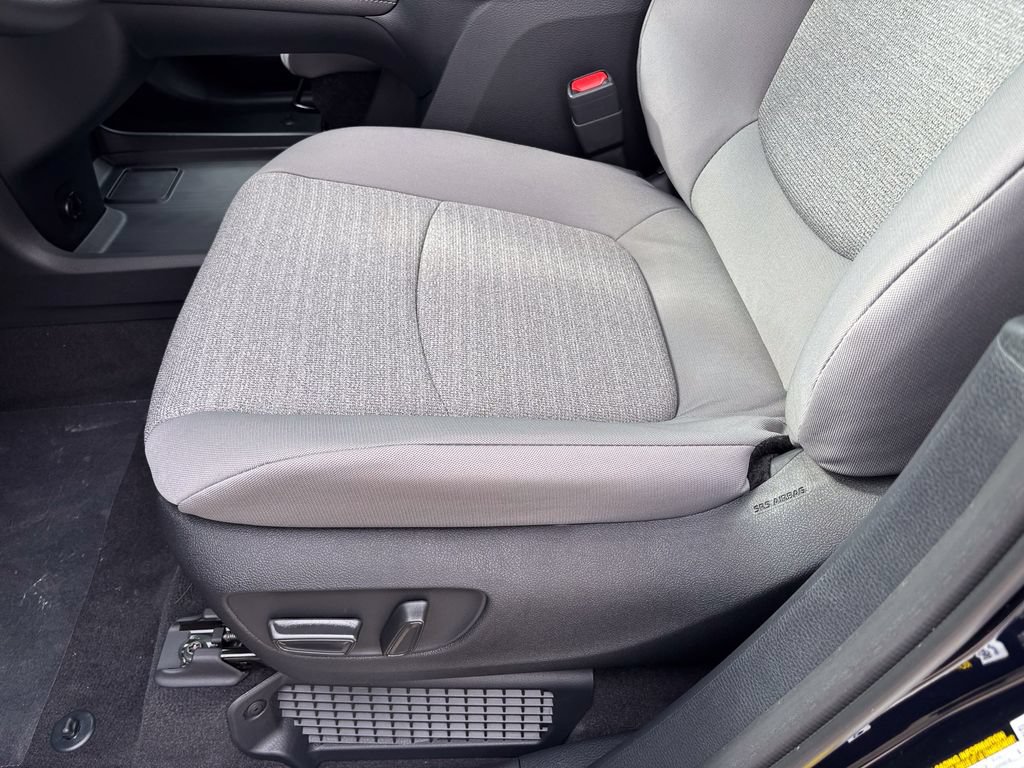 New 2026 Toyota Sienna LE FWD image 12