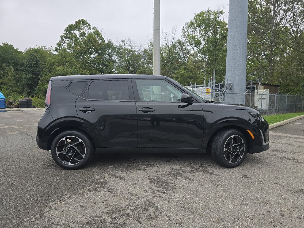 Used 2023 Kia Soul EX FWD image 16