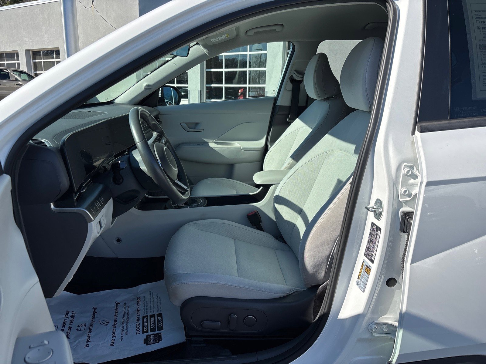 Used 2024 Hyundai Kona SEL image 12