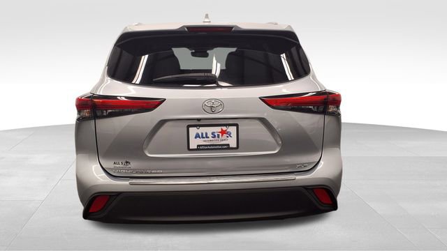 Used 2020 Toyota Highlander XLE image 6