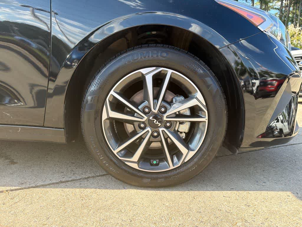 Used 2024 Kia Forte LXS FWD image 12
