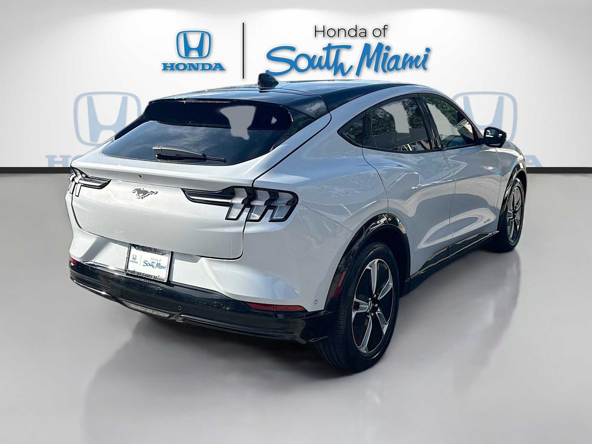 Used 2023 Ford Mustang Mach-E Premium image 7