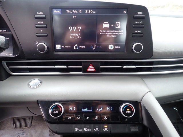 Used 2023 Hyundai Elantra SEL image 28