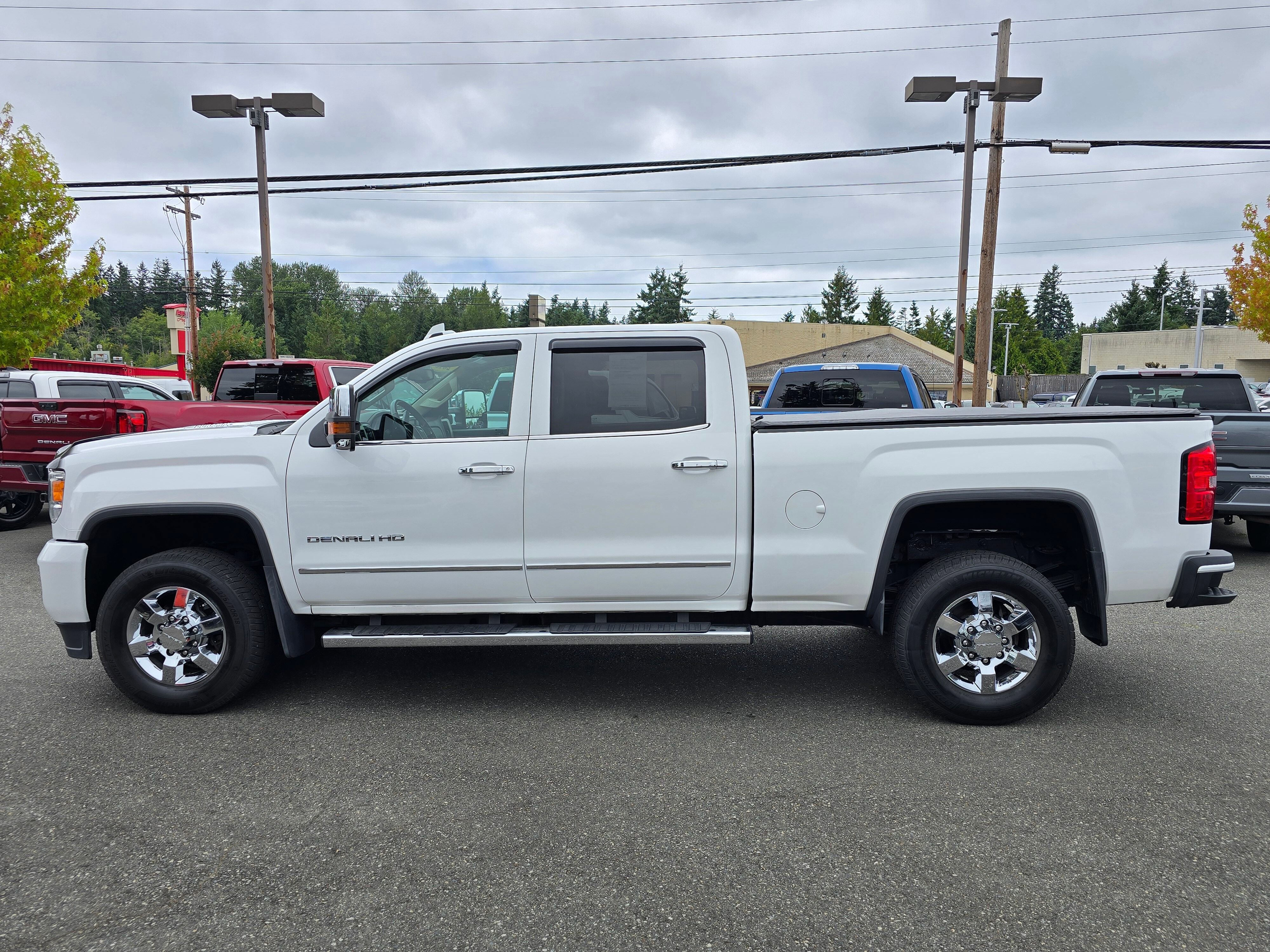 Used 2015 GMC Sierra 3500 Denali w/ Duramax Plus Package image 4