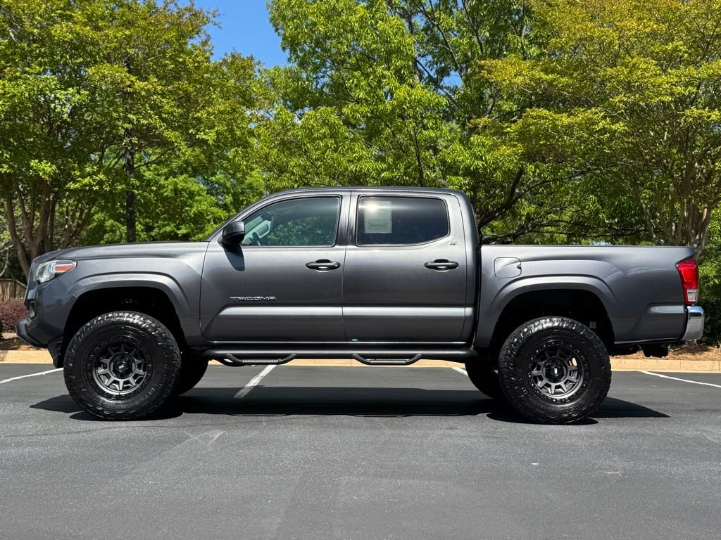 Used 2016 Toyota Tacoma SR5 w/ Towing Package RWD image 3