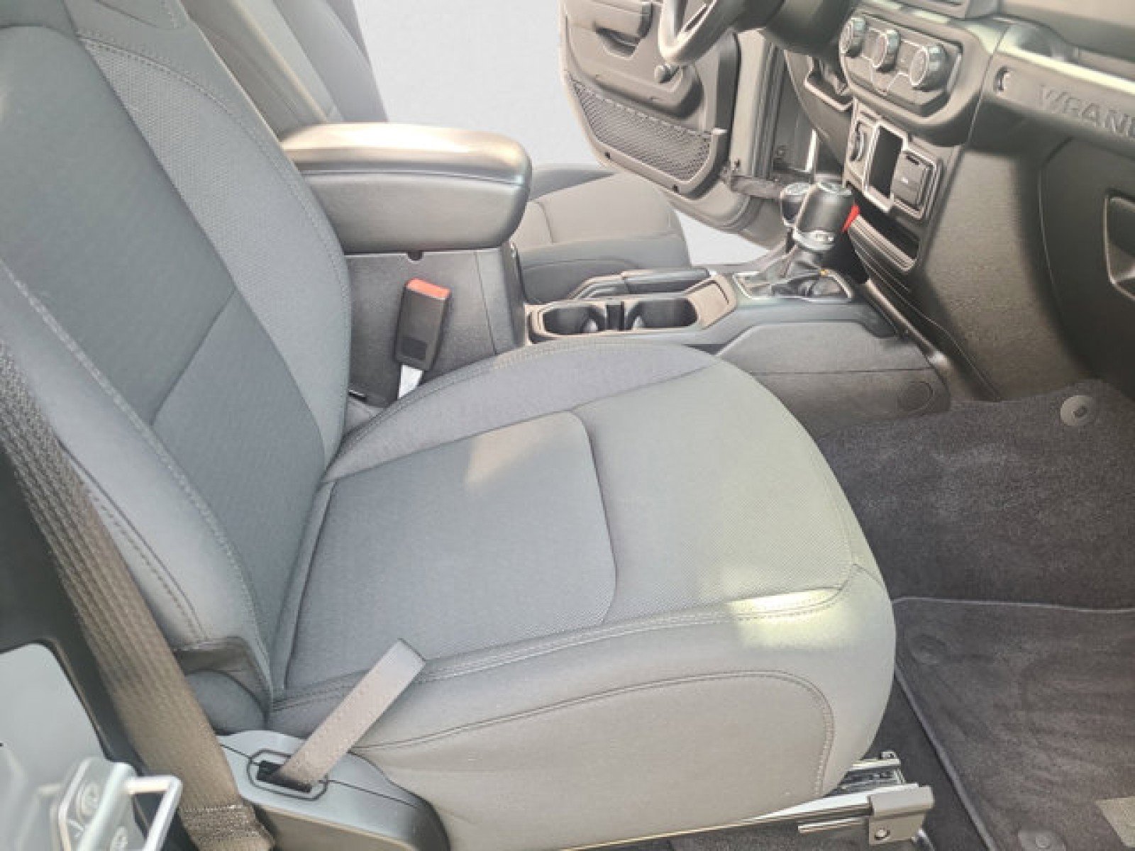 Used 2021 Jeep Wrangler Sport image 19