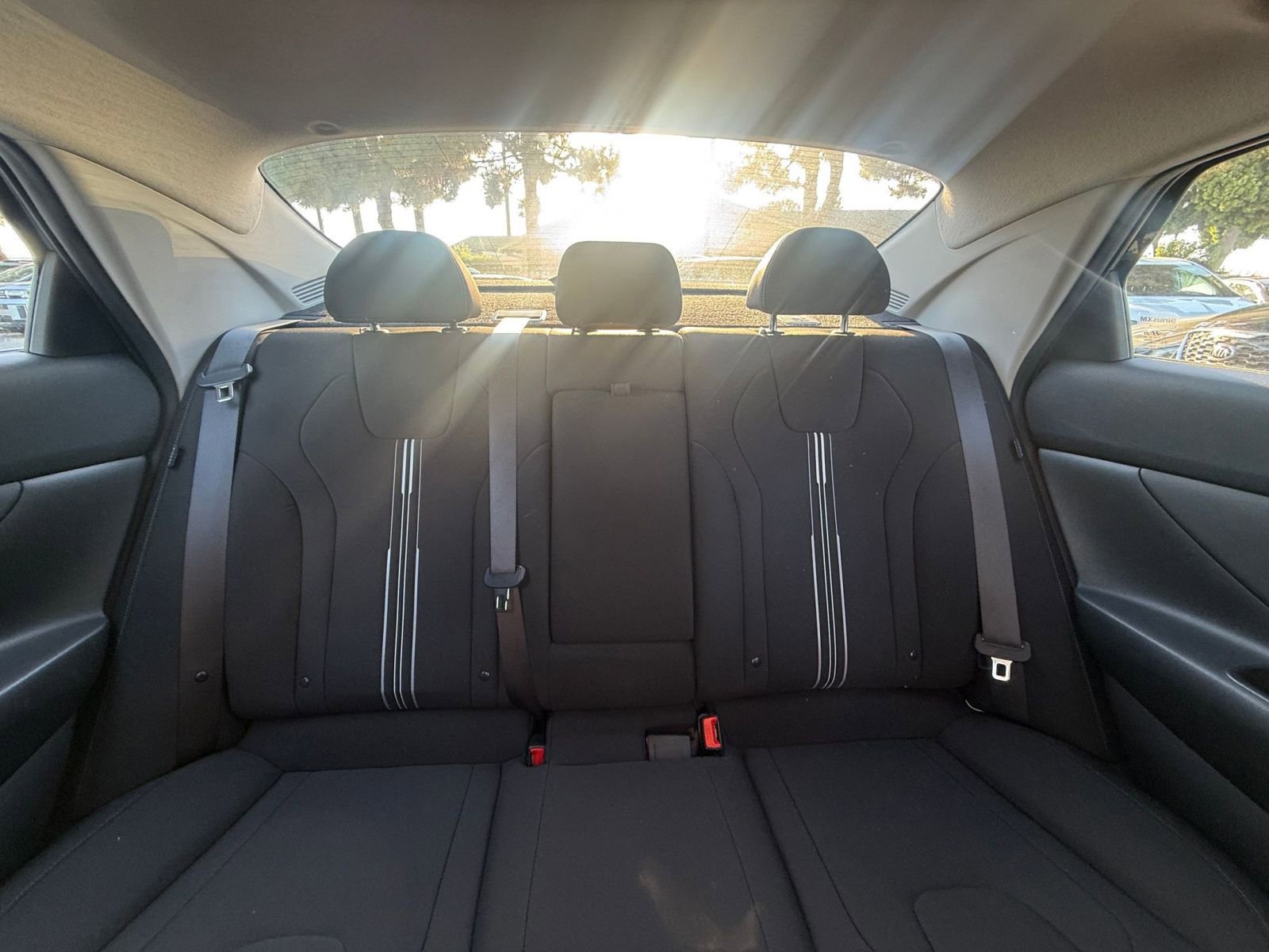 Used 2025 Hyundai Elantra SEL image 39