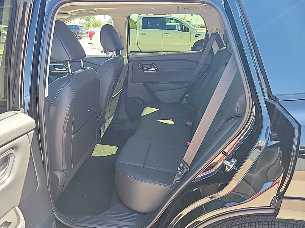 New 2026 Nissan Rogue Platinum image 12