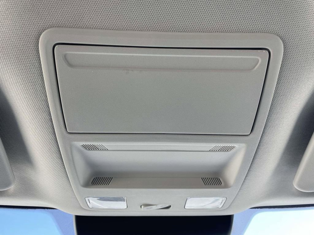 New 2025 Ford Maverick XL image 9