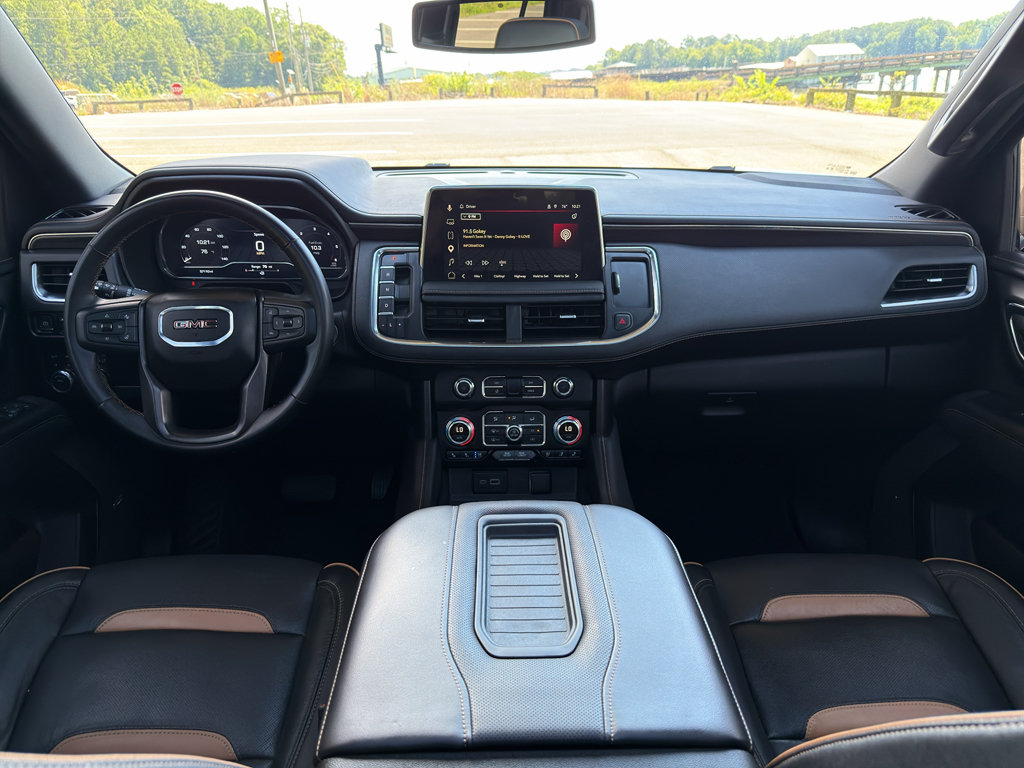 Used 2024 GMC Yukon AT4 w/ Technology Package AWD/4WD image 12