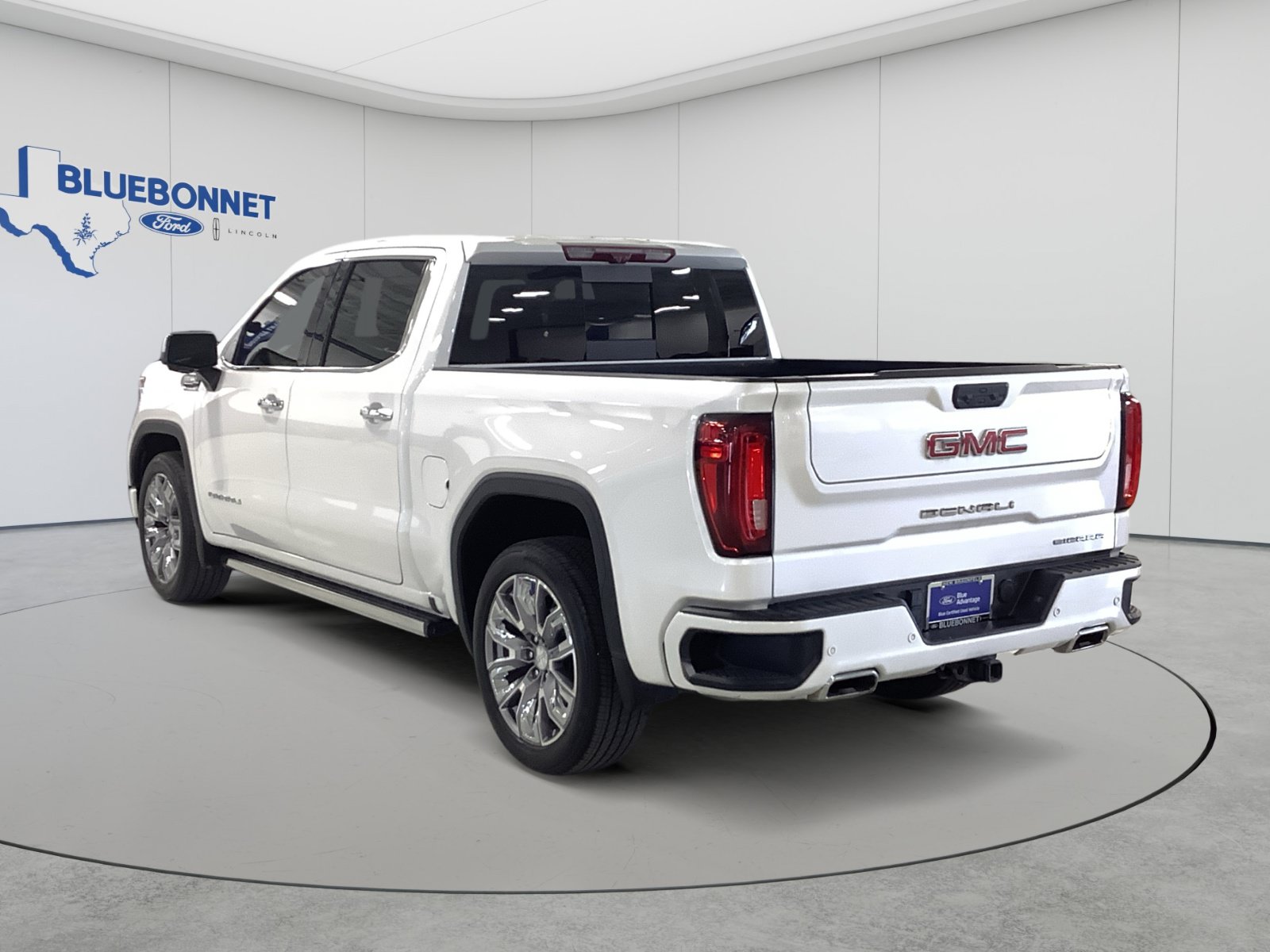 Used 2024 GMC Sierra 1500 Denali w/ Denali Reserve Package AWD/4WD image 7