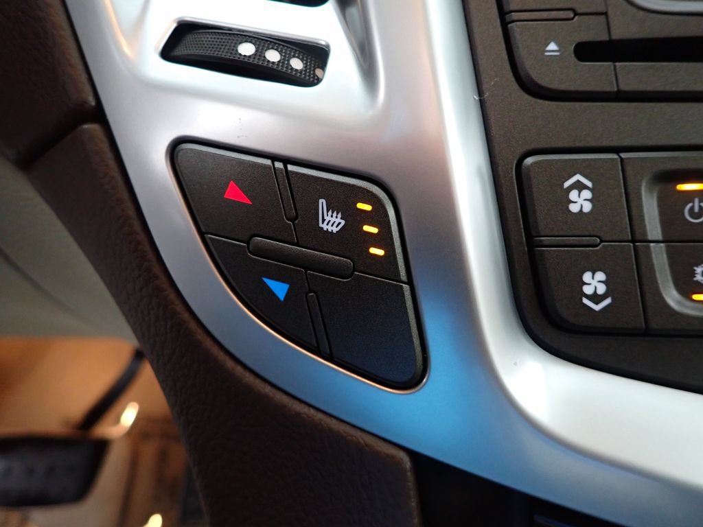 Used 2011 Cadillac SRX Luxury FWD image 4