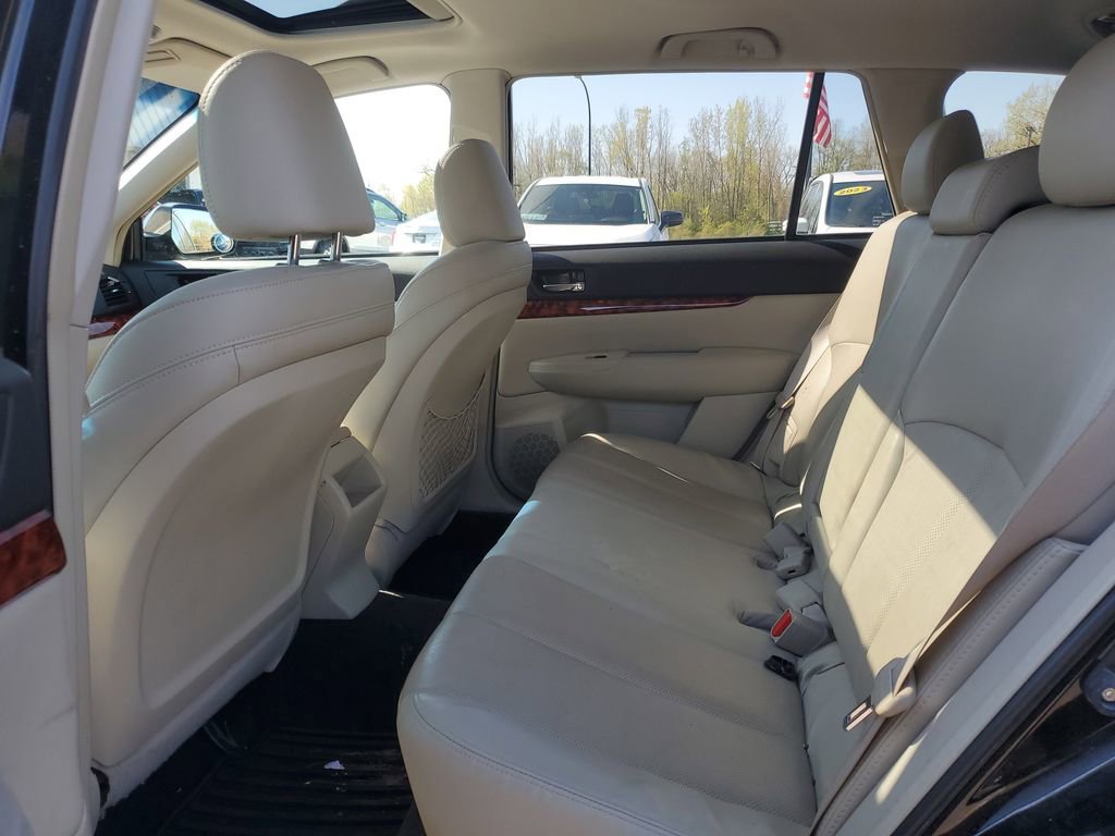Used 2011 Subaru Outback 2.5i Limited AWD/4WD image 25