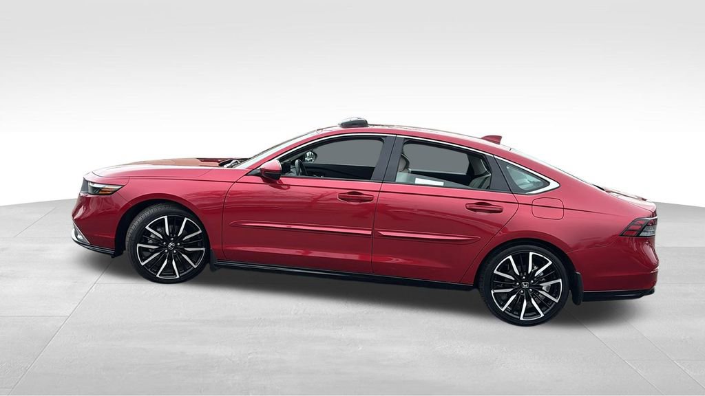 Used 2023 Honda Accord Touring image 4