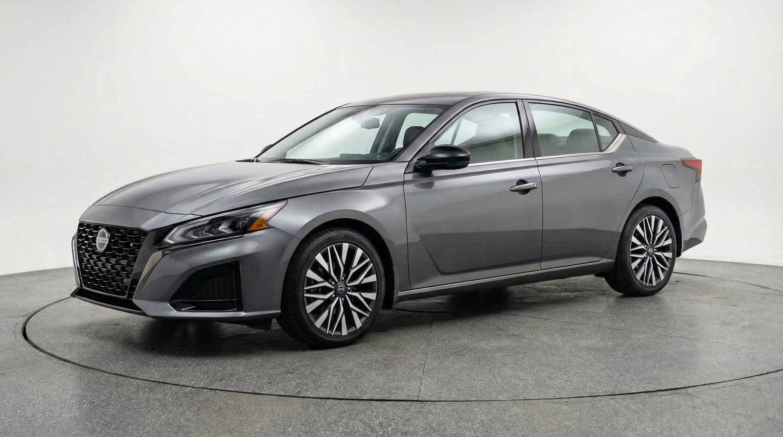 Used 2025 Nissan Altima 2.5 SV image 3