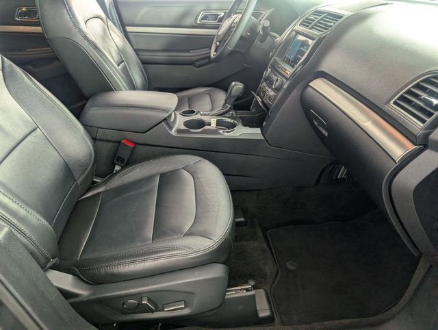 Used 2018 Ford Explorer XLT w/ Equipment Group 202A image 33