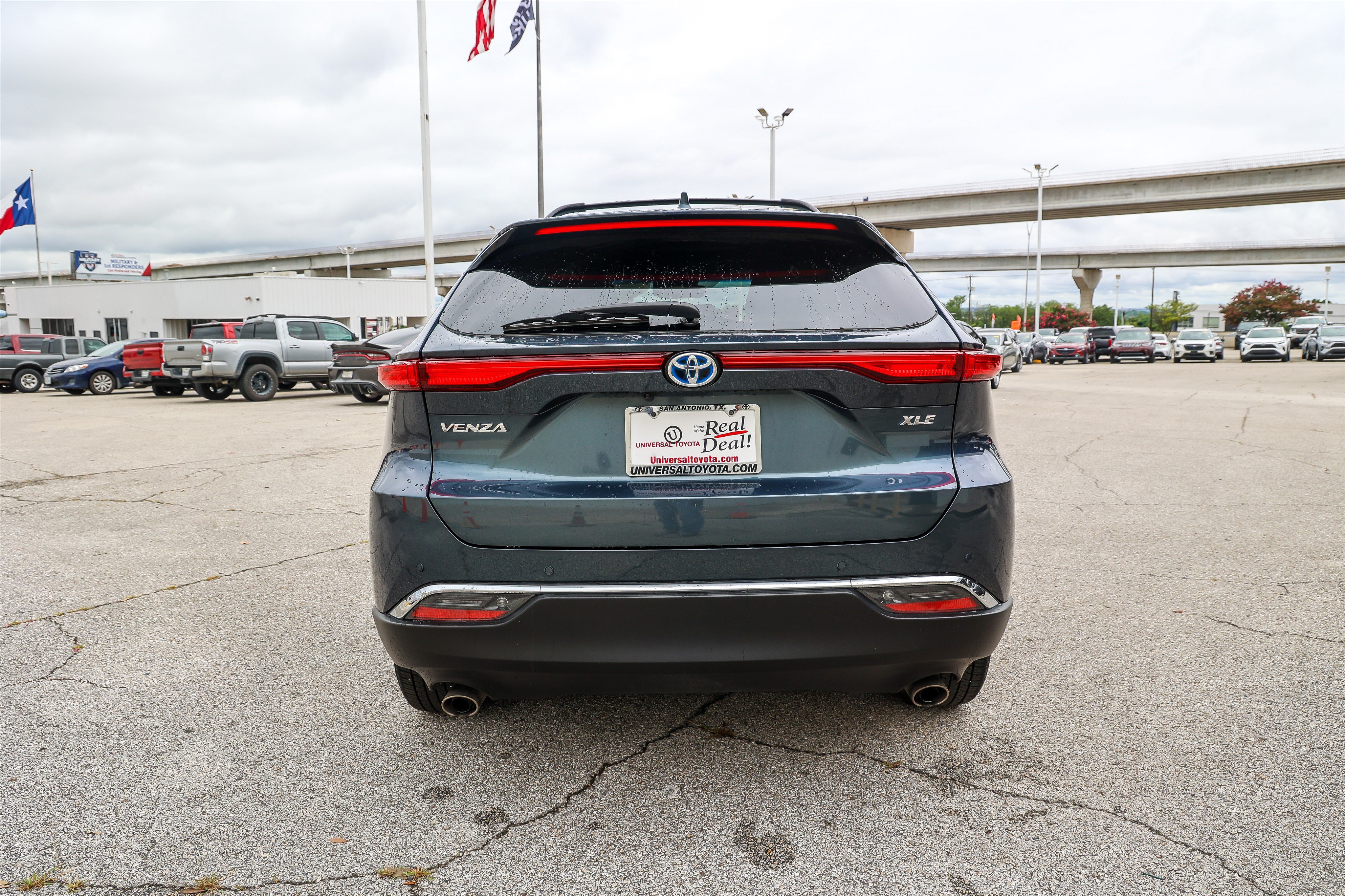 Certified 2024 Toyota Venza XLE AWD/4WD image 19