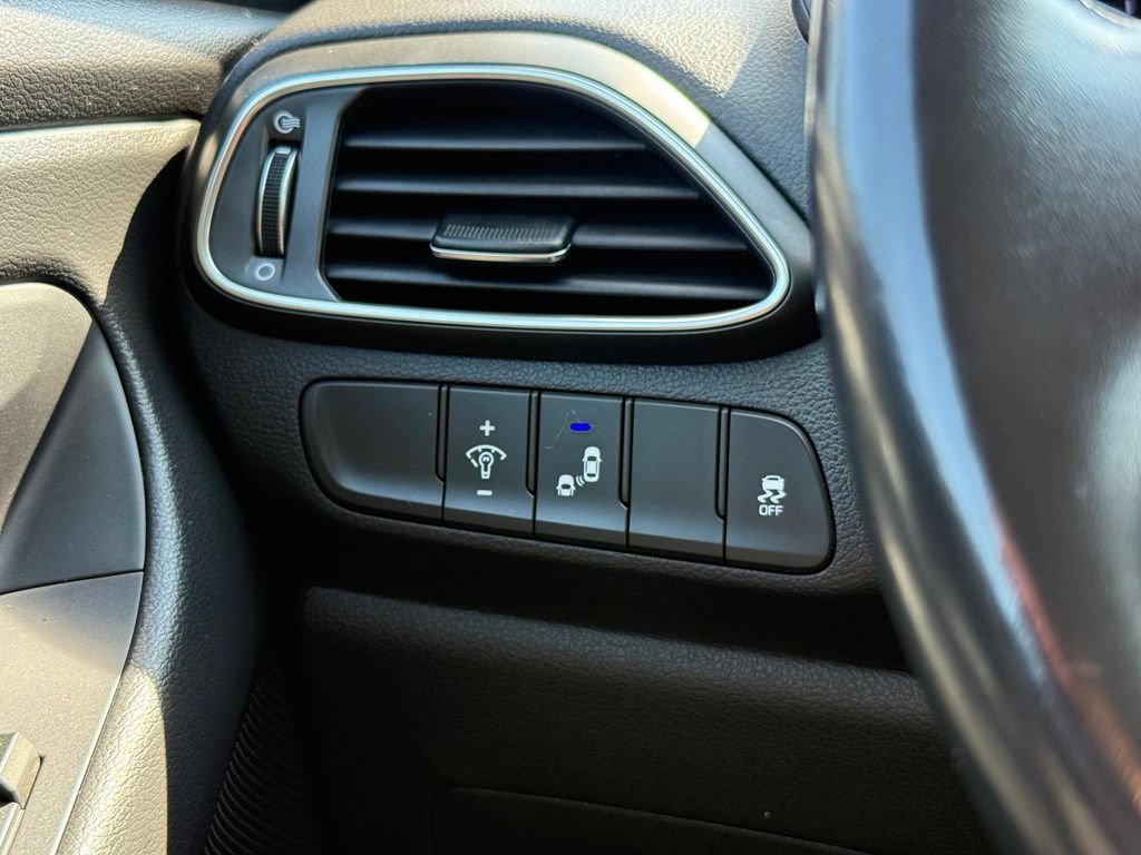 Used 2018 Hyundai Elantra GT w/ Style Package 02 FWD image 12