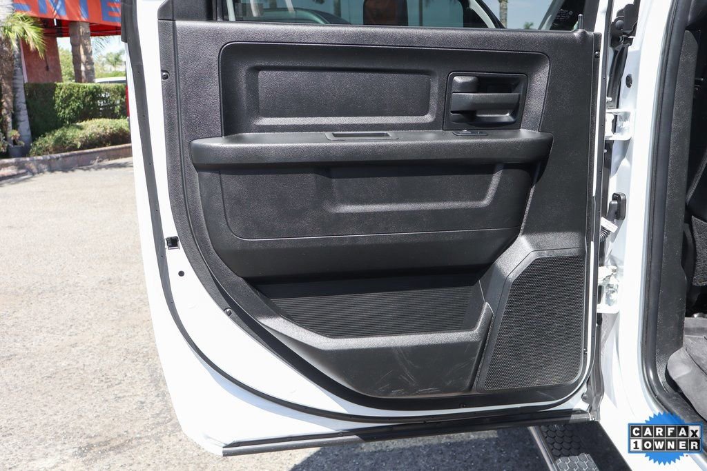 Used 2022 RAM 5500 Tradesman w/ Chrome Appearance Group RWD image 32