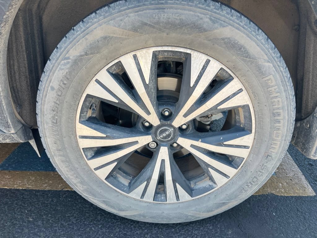 Certified 2023 Nissan Rogue SV FWD image 6
