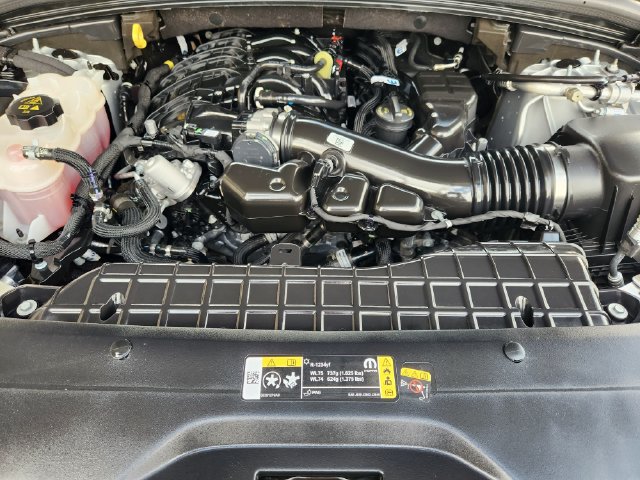 Used 2023 Jeep Grand Cherokee L Laredo RWD image 32