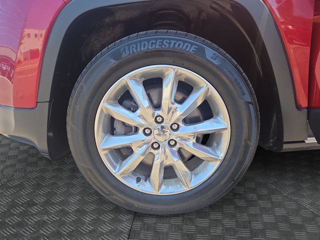 Used 2015 Jeep Cherokee Limited w/ Technology Group AWD/4WD image 35