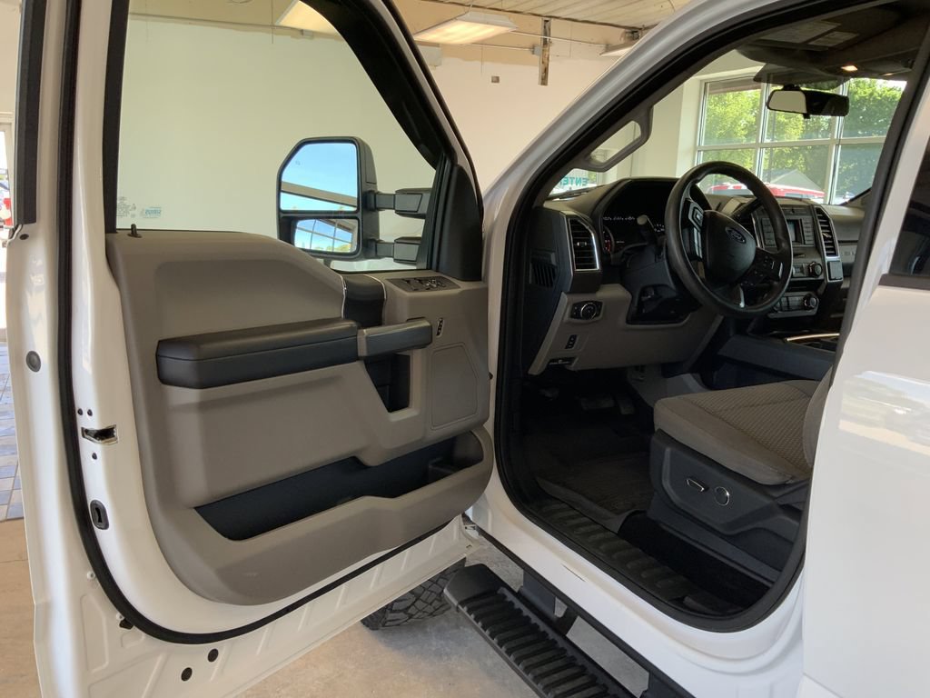 Used 2017 Ford F250 XLT w/ XLT Value Package AWD/4WD image 14