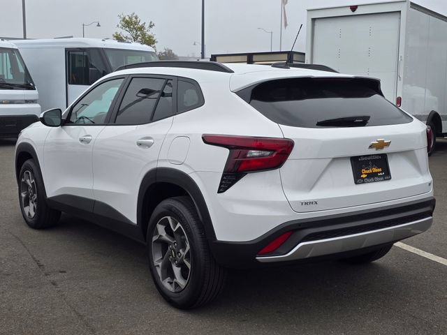 New 2026 Chevrolet Trax LT w/ Driver Confidence Package FWD image 3