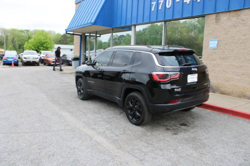 Used 2018 Jeep Compass Limited w/ Navigation Group AWD/4WD image 4