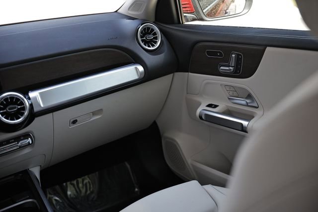 Used 2023 Mercedes-Benz GLB 250 4MATIC image 29