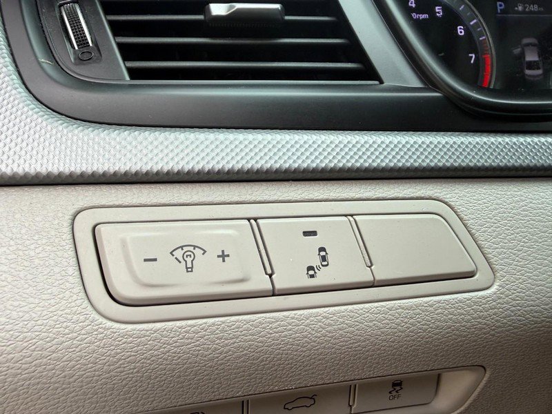 Used 2018 Hyundai Sonata SEL w/ Cargo Package image 17