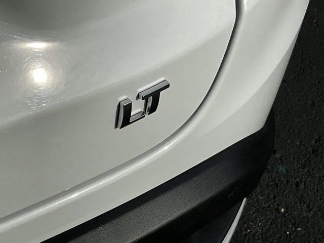 Used 2025 Chevrolet Trax LT w/ LT Convenience Package image 6