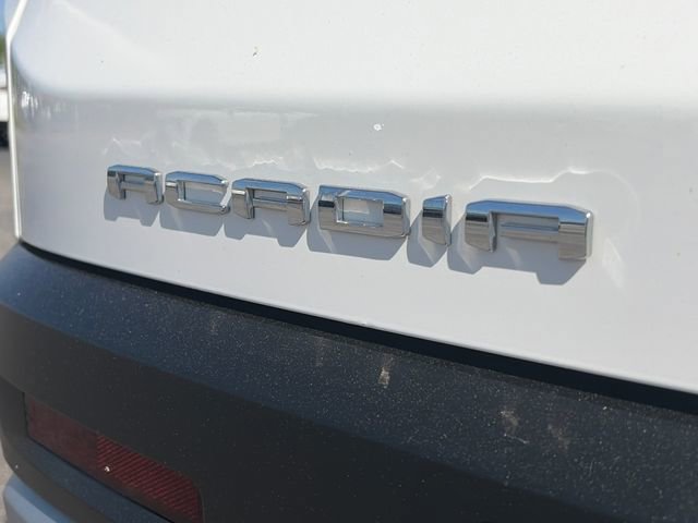 Used 2023 GMC Acadia SLT w/ Preferred Package image 34