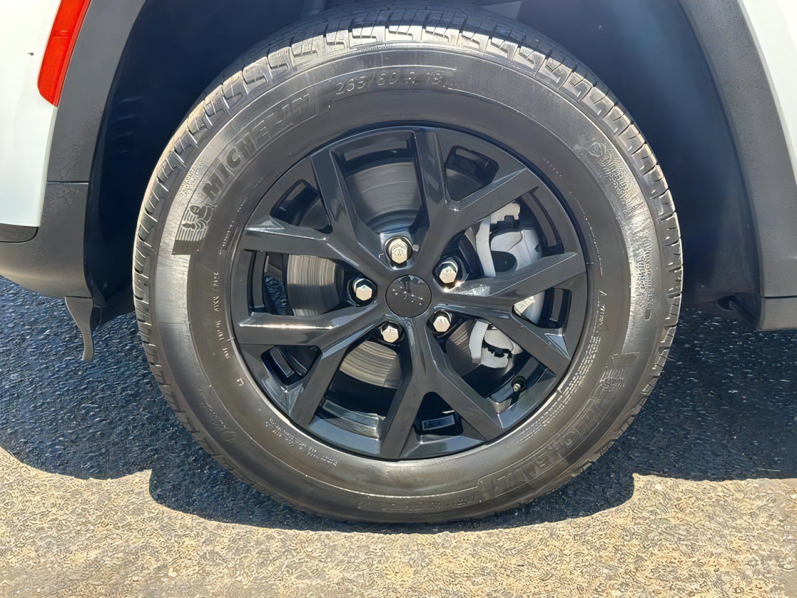 Used 2025 Jeep Grand Cherokee L Altitude RWD image 10