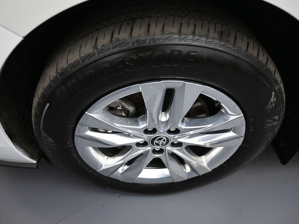 Certified 2025 Toyota Sienna Limited AWD/4WD image 14