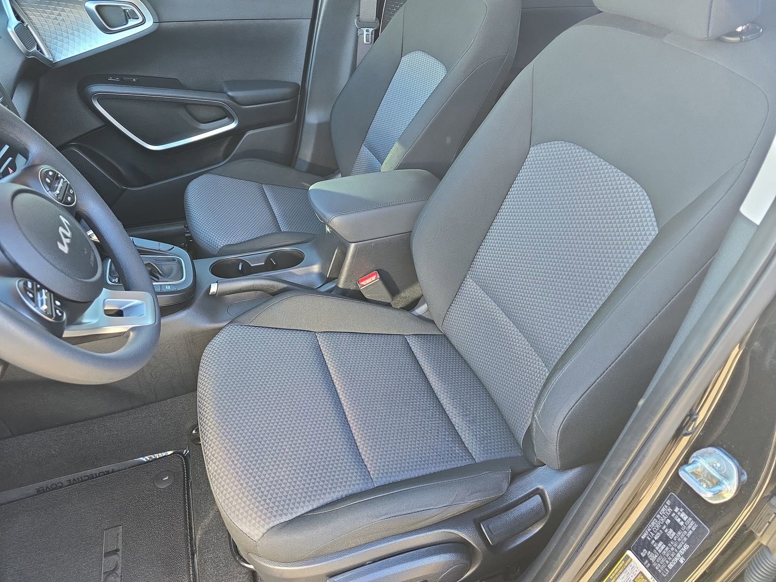 Used 2023 Kia Soul LX image 18